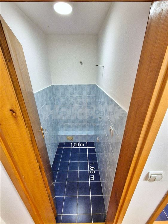 Nenamešten, parking + grejanje 70+10m² — 9
