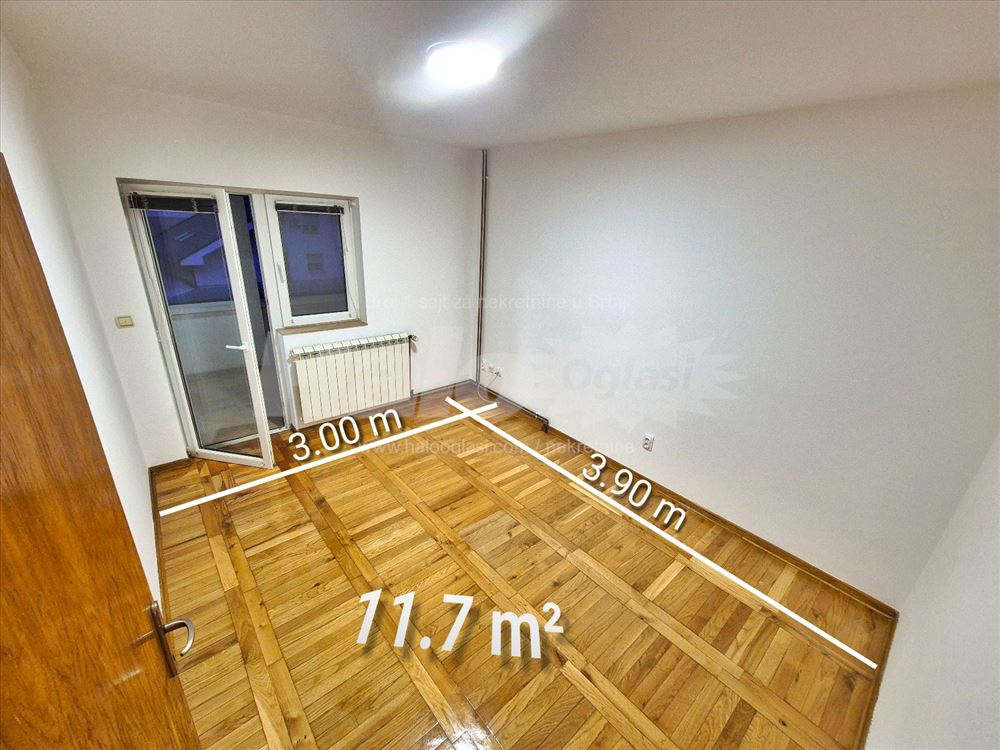 Nenamešten, parking + grejanje 70+10m² — 12
