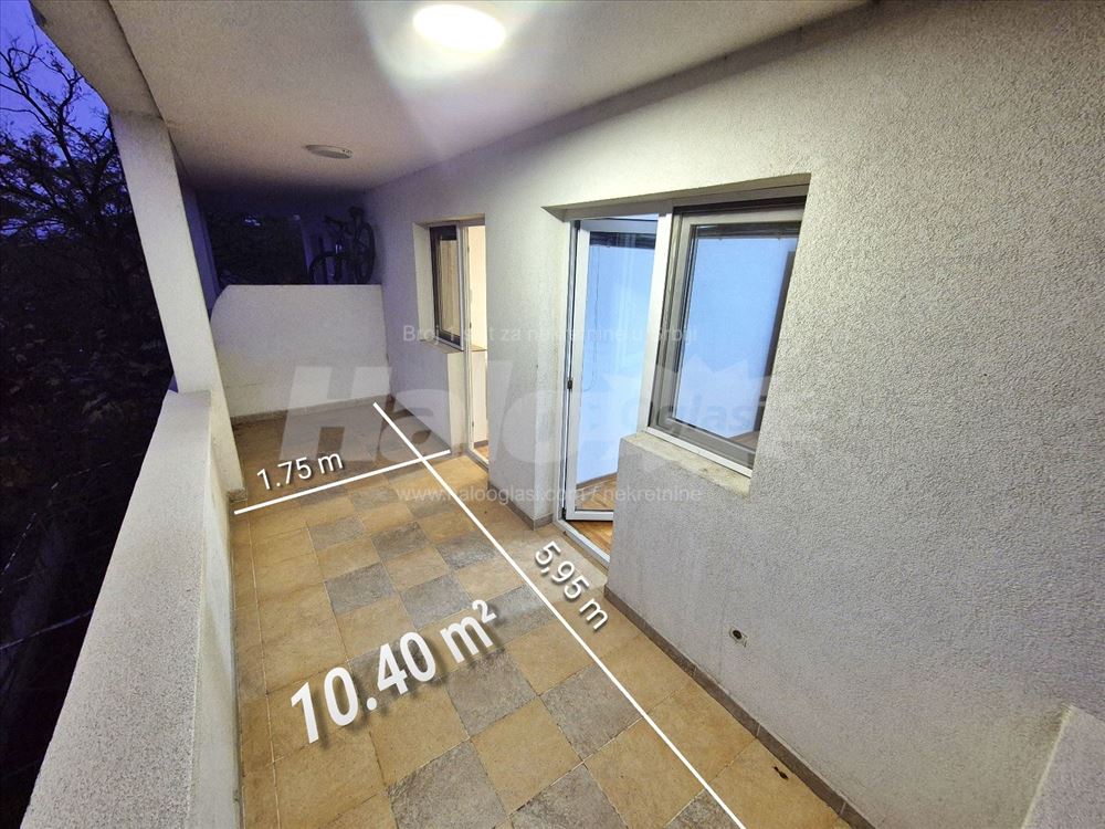 Nenamešten, parking + grejanje 70+10m² — 13