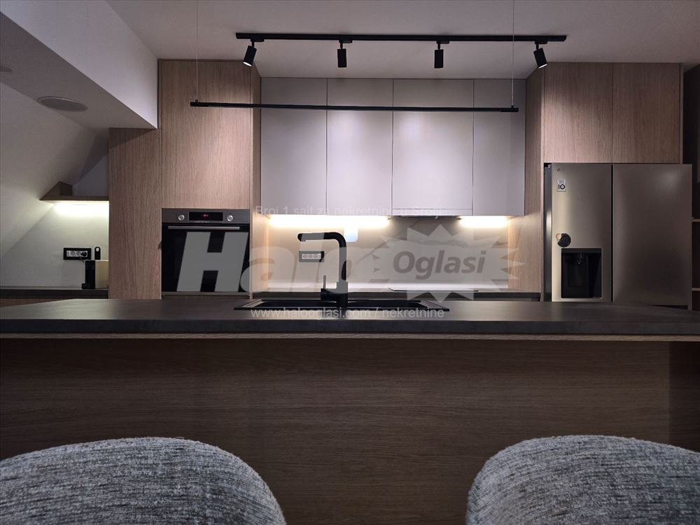 Neuseljavan stilizovan stan sa saunom-Hram — 9