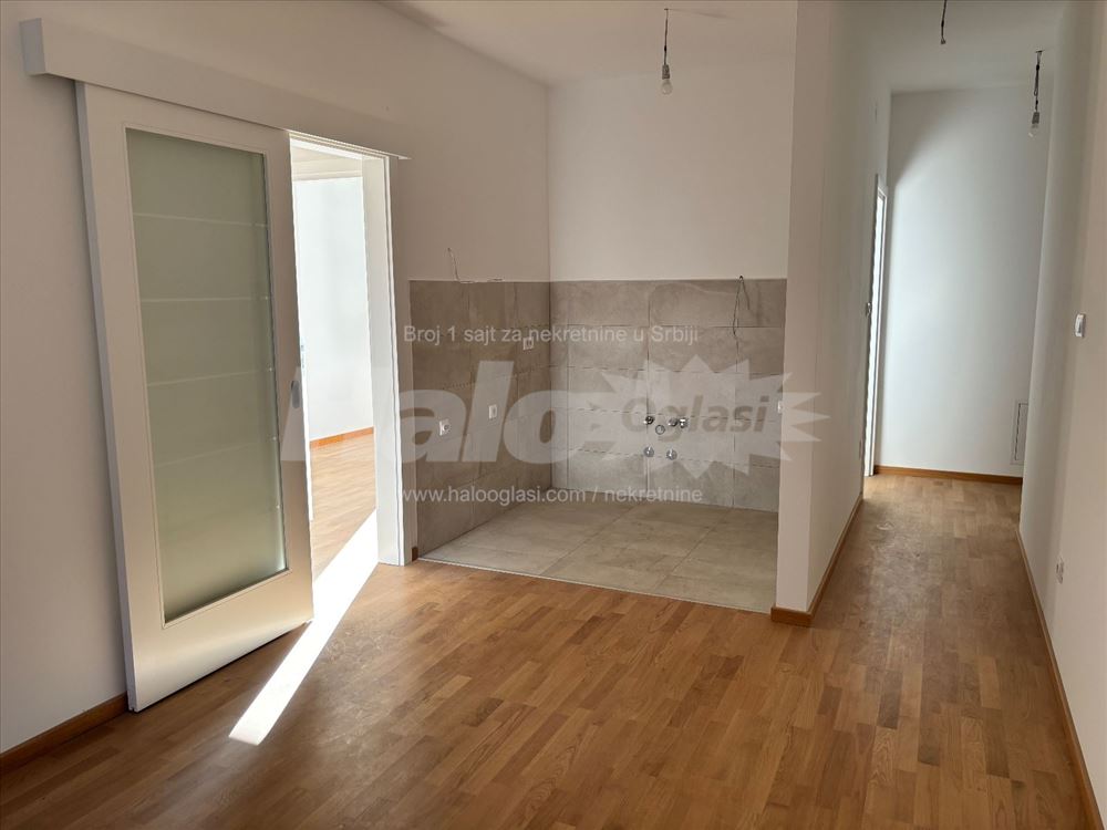 NOV stan u završenoj i useljenoj zgradi — 6