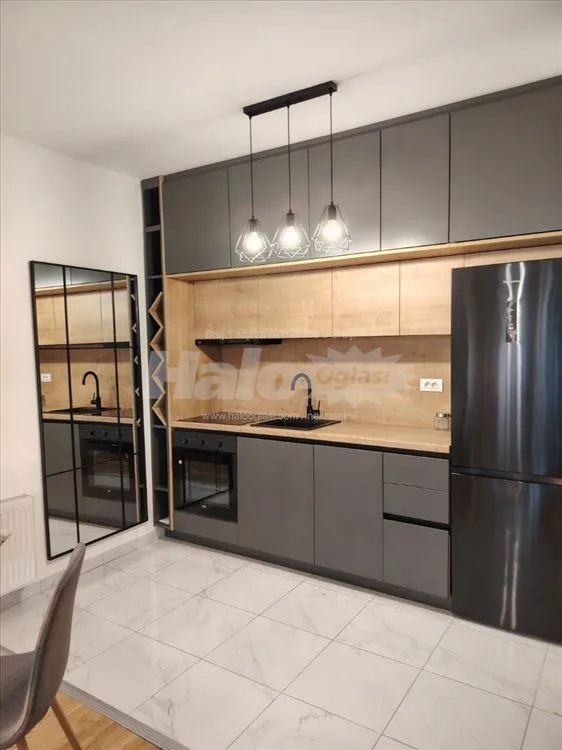 Nov lux opremljen stan 55 m2 centar Obrenovca — 2