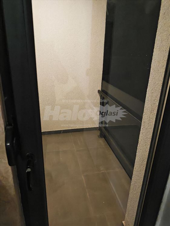 Nov lux trosoban stan kod crkve sa parkingom 600e — 14
