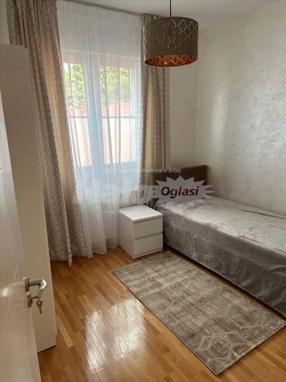 Nov luxuzno opremnjen stan — 8