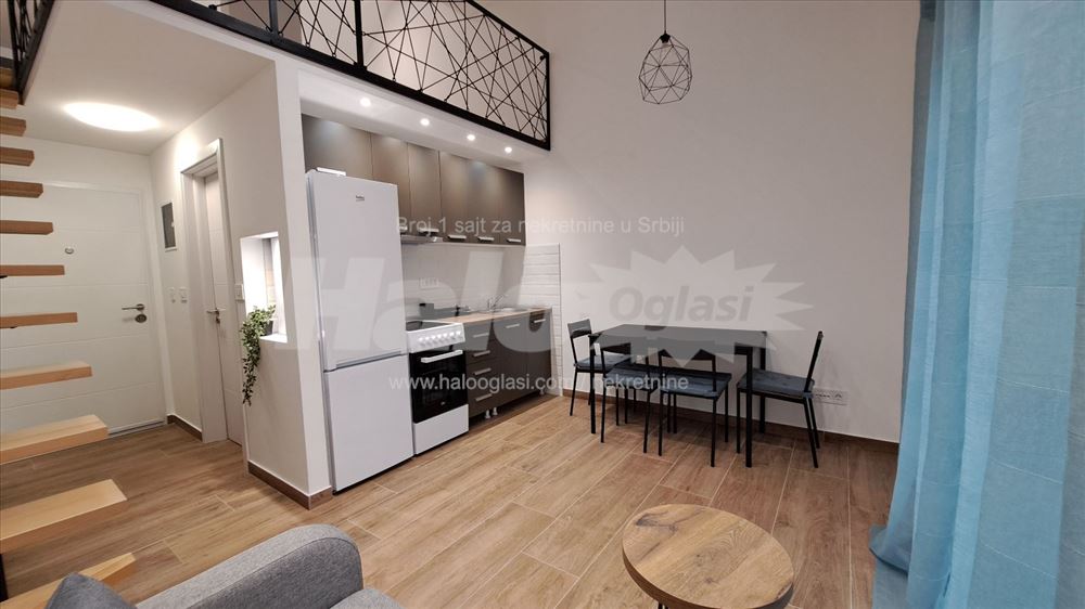 Nov namesten stan sa galerijom. — 3