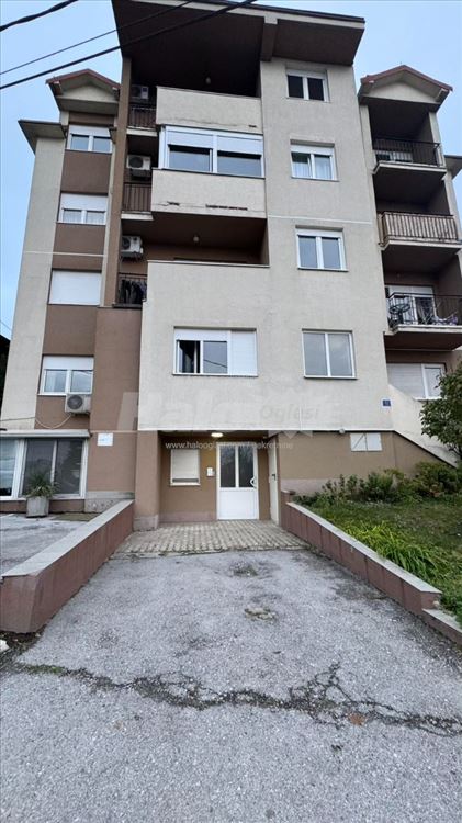 Nov,neuseljavan,kompletno namešten stan u Mirijevu — 2