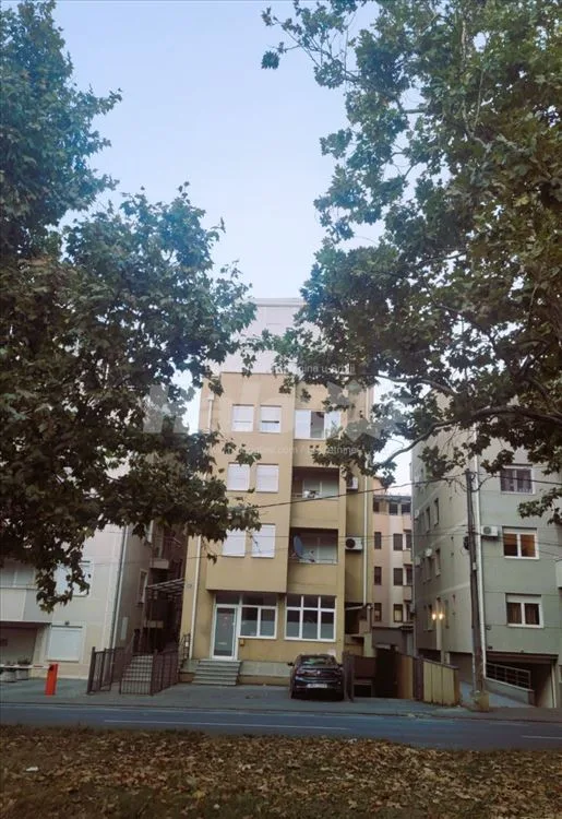Nov odmah useljiv stan na atraktivnoj lokaciji — 2