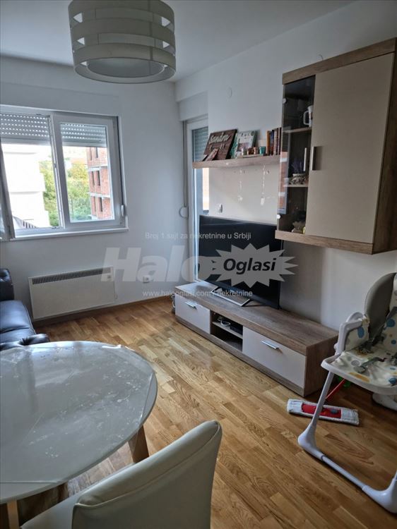 Nov, odvojena soba, kod okretnice 74,27 — 2