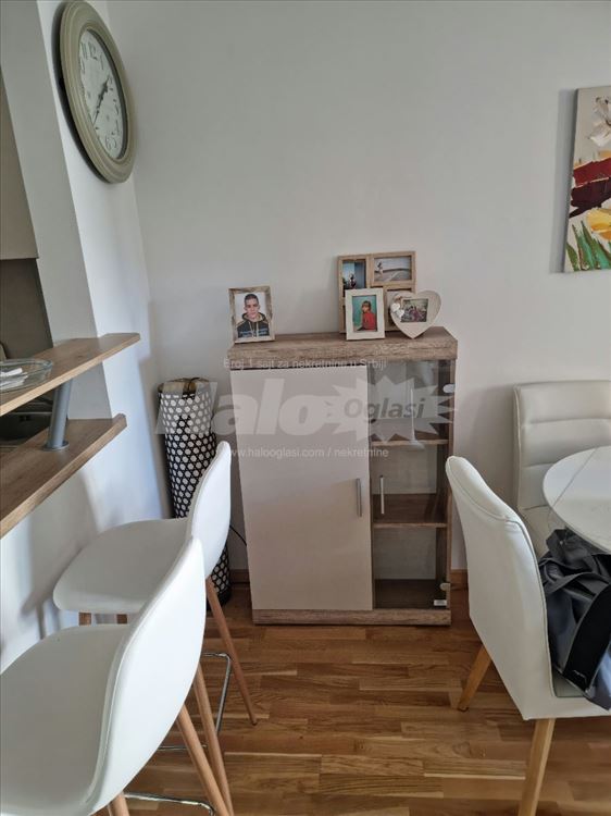 Nov, odvojena soba, kod okretnice 74,27 — 3