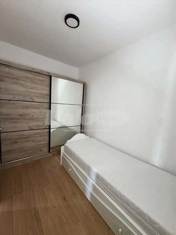 Nov stan sa novim nameštajem, četvorosoban — 13