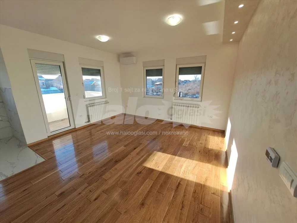 Moderan, odmah useljiv stan u Borči od 45 m2. — 5