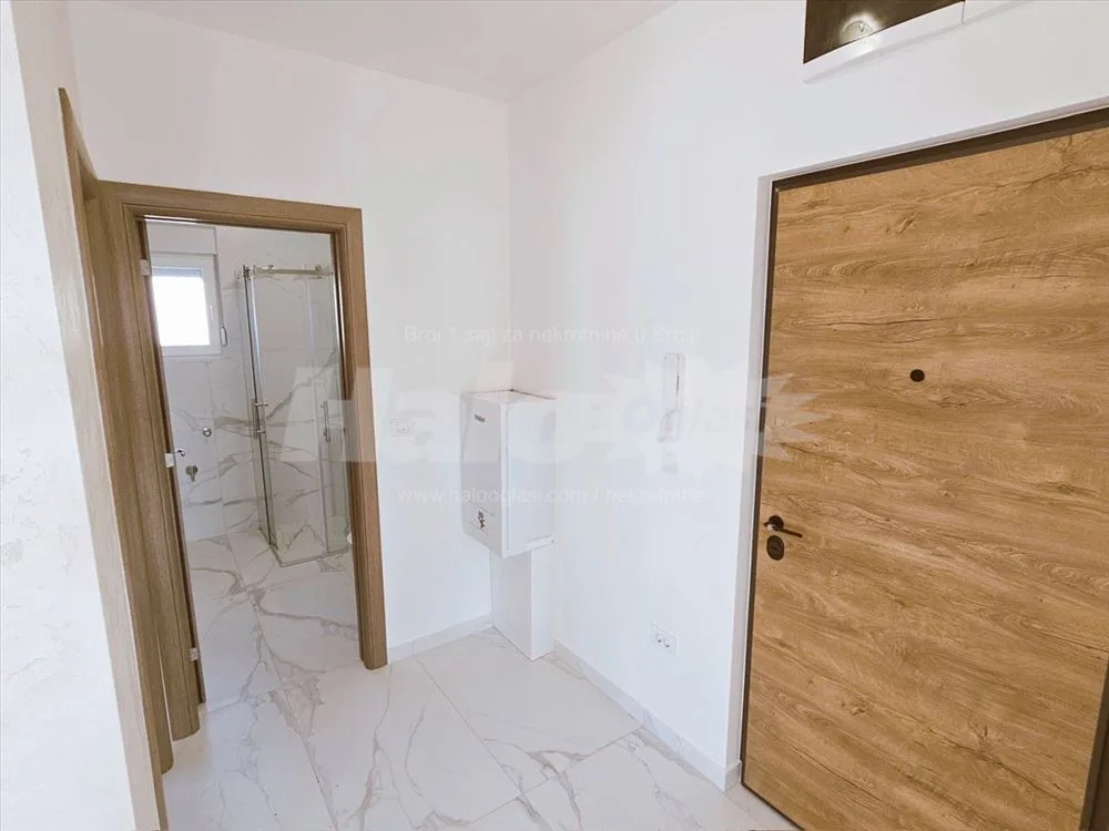 Moderan, odmah useljiv stan u Borči od 45 m2. — 9