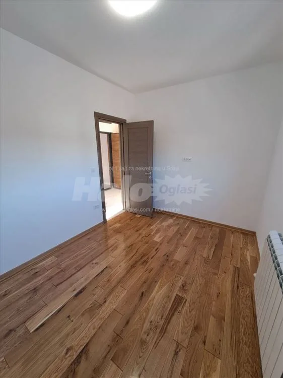 Moderan, odmah useljiv stan u Borči od 45 m2. — 13