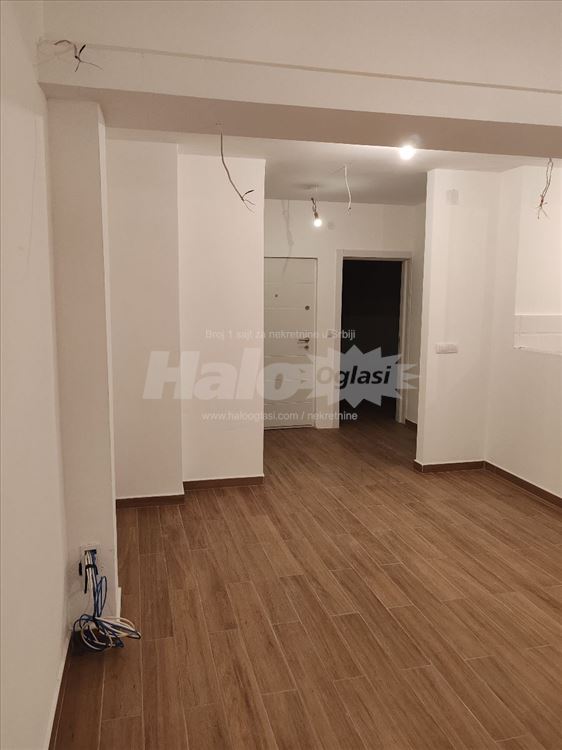 NOV STAN-Zemun Polje-60m2 uknjiženo +25m2 sređeno — 4