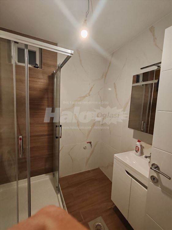 NOV STAN-Zemun Polje-60m2 uknjiženo +25m2 sređeno — 10