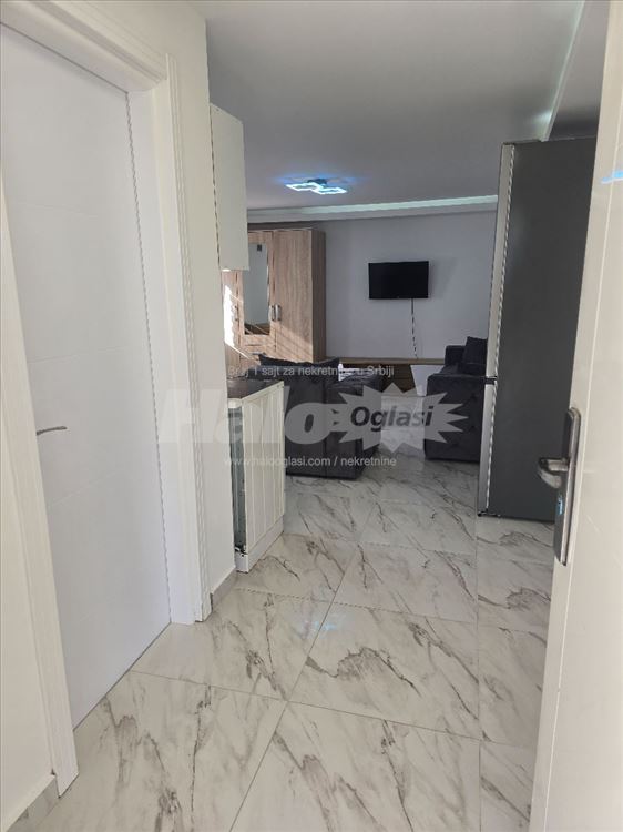 Nova, komforna garsonjera, 35m² — 11