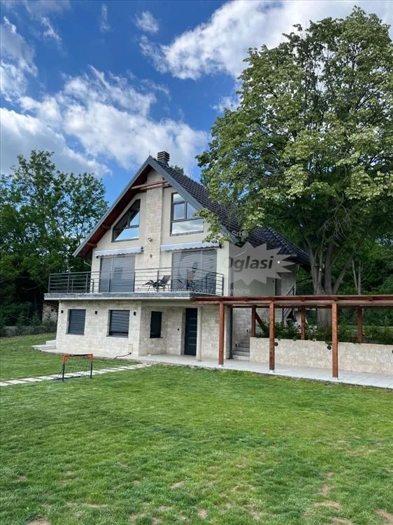 Nova porodična prelepa vikend kuća, Trešnja/Avala — 2