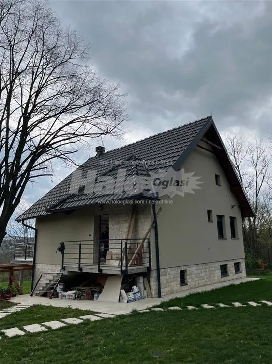 Nova porodična prelepa vikend kuća, Trešnja/Avala — 4