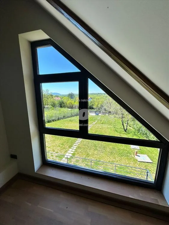 Nova porodična prelepa vikend kuća, Trešnja/Avala — 15