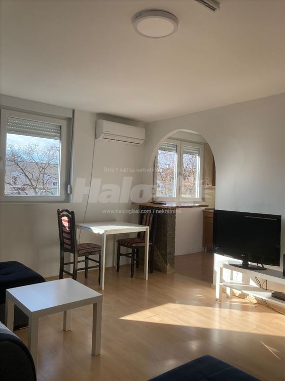 Novi Beograd, Bežanija, Garsonjera — 7