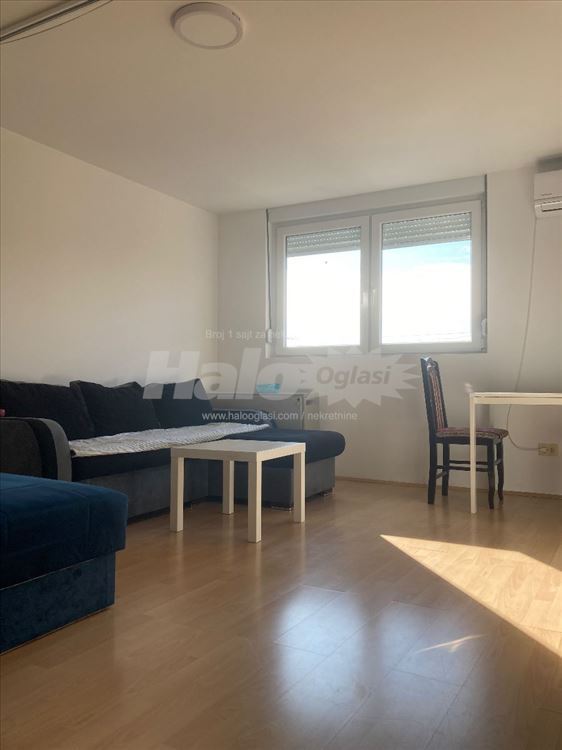 Novi Beograd, Bežanija, Garsonjera — 12