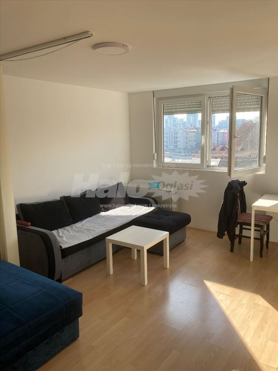 Novi Beograd, Bežanija, Garsonjera — 13