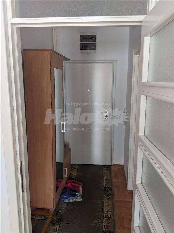 Novi Beograd, Bežanijska kosa, jednosoban stan — 14