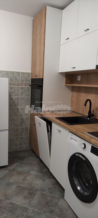 Novi Beograd, blok 21, dvoiposoban stan — 2