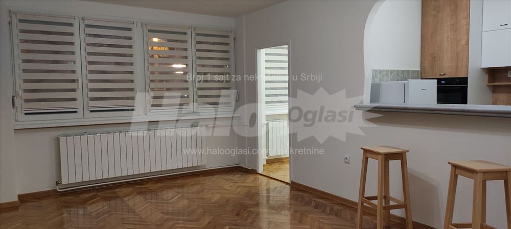Novi Beograd, blok 21, dvoiposoban stan — 11