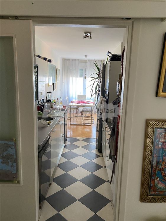 Novi Beograd, blok 30, 3.0 stan, 87m2 — 3