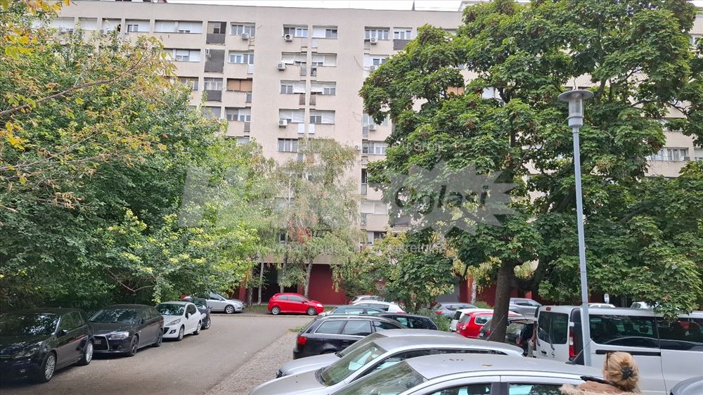 Novi Beograd, blok 4, — 6