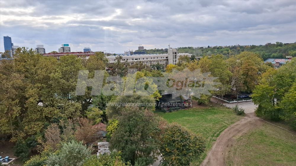 Novi Beograd, blok 4, — 12
