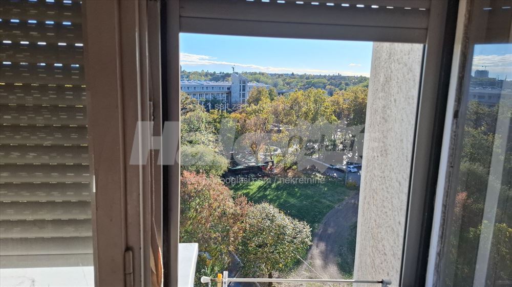 Novi Beograd, blok 4, — 14