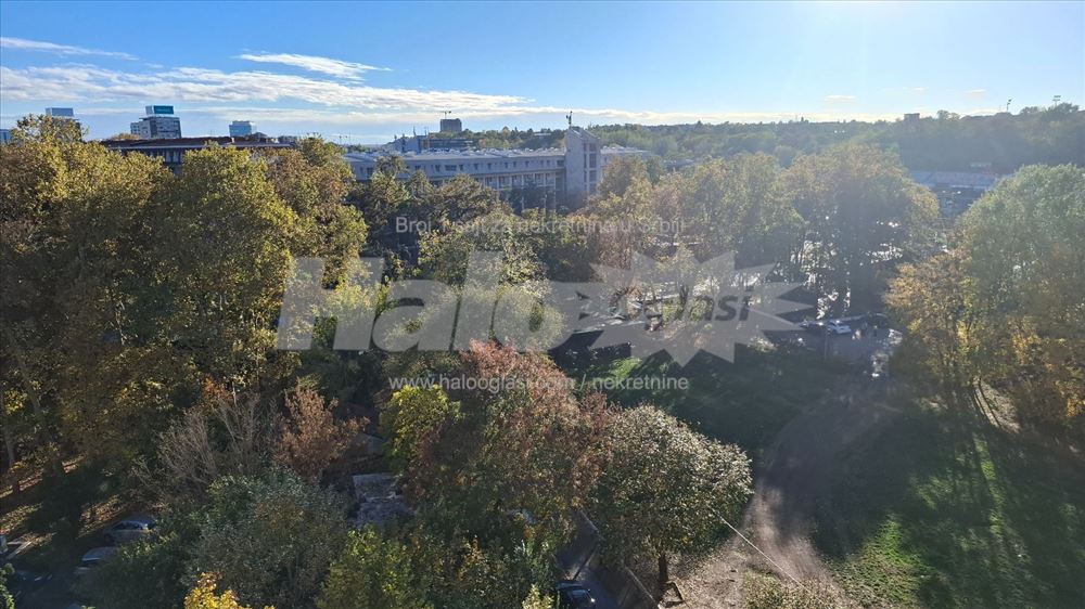 Novi Beograd, blok 4, — 15
