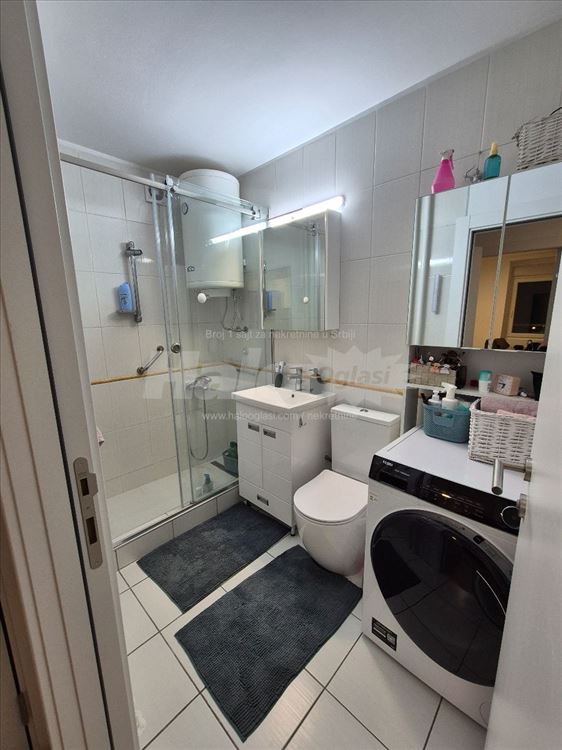 Novi Beograd, blok 70, potpuno RENOVIRAN 2025, LUX — 3
