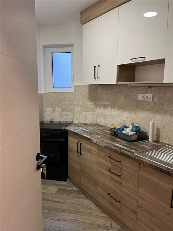 Novi Beograd Fontana 1.5 soba kompletno renoviran — 4