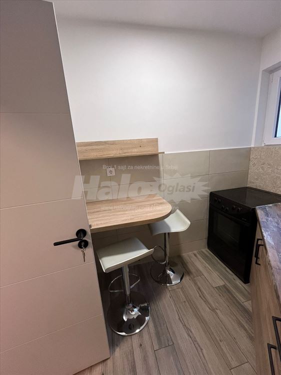Novi Beograd Fontana 1.5 soba kompletno renoviran — 5