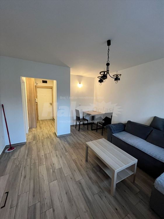 Novi Beograd Fontana 1.5 soba kompletno renoviran — 12