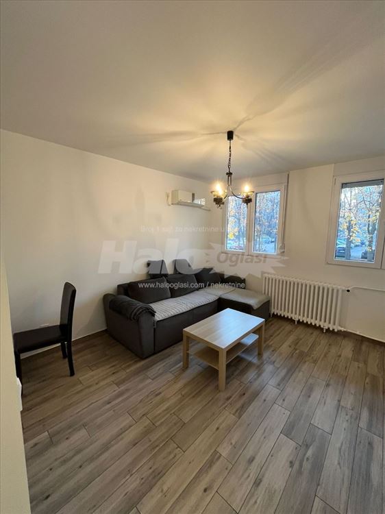 Novi Beograd Fontana 1.5 soba kompletno renoviran — 14