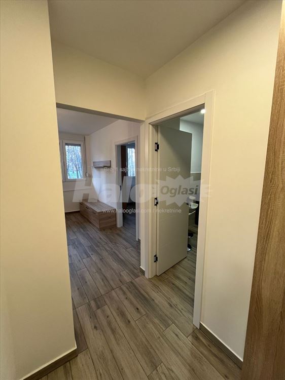 Novi Beograd Fontana 1.5 soba kompletno renoviran — 15