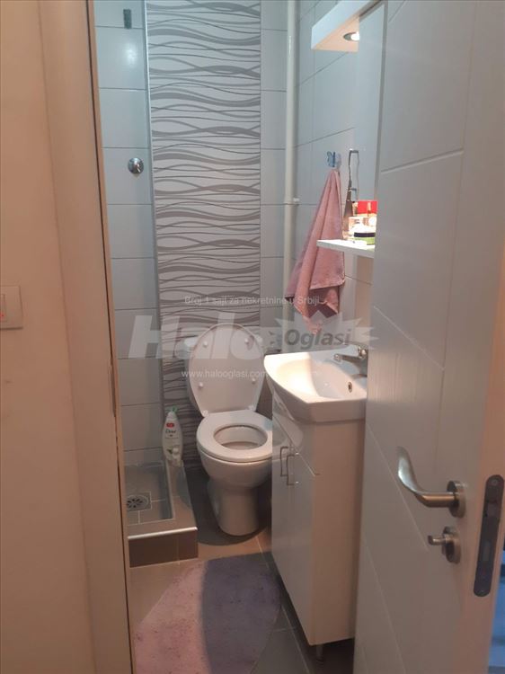 Novi Beograd-Fontana, renoviran,terasa,svetao — 9