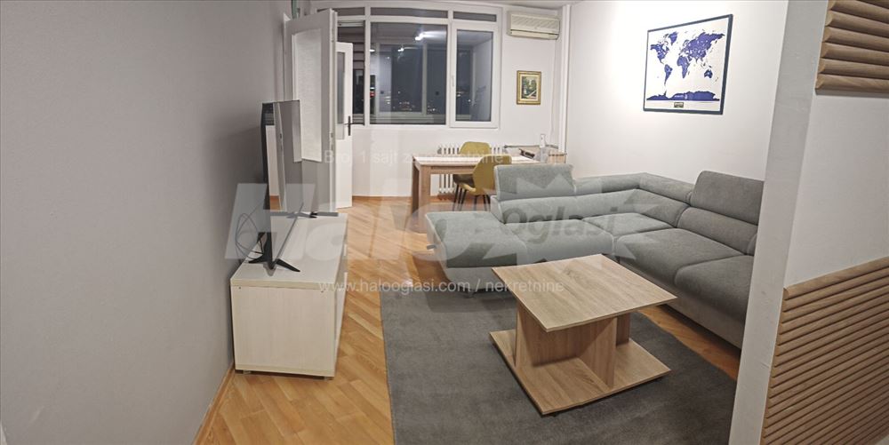 Novi Beograd , Hotel Jugoslavija 80m2, Blok 11c — 2