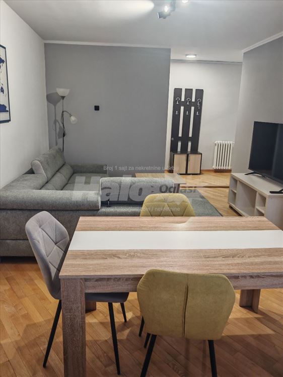 Novi Beograd , Hotel Jugoslavija 80m2, Blok 11c — 4