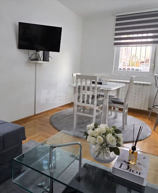 Novi Beograd-Ledine -Valtrovićeva — 15