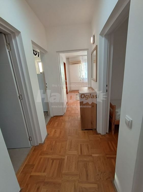 Novi Beograd, Stari Merkator, 58m2 — 2