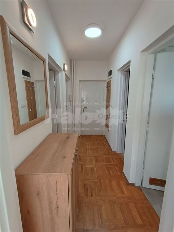 Novi Beograd, Stari Merkator, 58m2 — 3