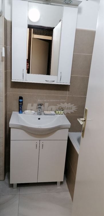 Novi Beograd, trosoban dr Ivana Ribara — 8