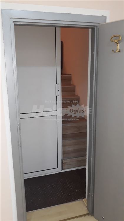 Novi Beograd YUBC Poslovni lokal 75m2x75m2 — 8