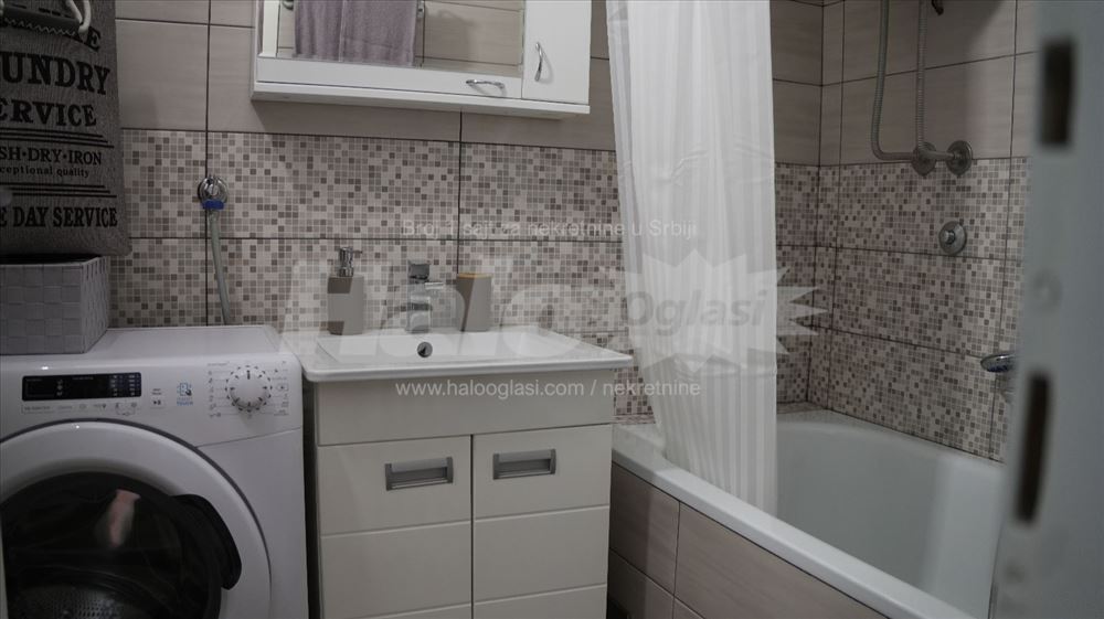 Novi Beograd,bl.61, svetao sa terasom 30m2 — 8