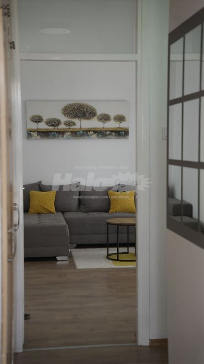 Novi Beograd,bl.61, svetao sa terasom 30m2 — 10